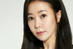 배우 이승비, 연출가 이윤택 성추행 폭로 “대사 중 온몸 만졌다...응급실行”