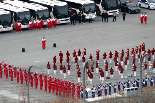 [포토] 북응원단 공연 취소 후 ‘연습 또 연습’