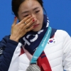 [서울포토] 은메달 목에 건 이상화 ‘눈물’