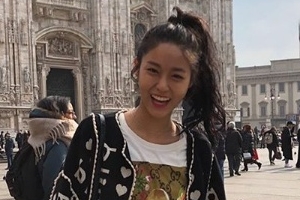 설현, 밀라노에서도 빛난 청순 미모 ‘아름다운 미소’
