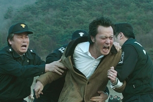 우발적 사고, 잘못된 선택…‘7년의 밤’ 티저 예고편