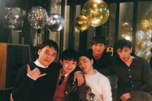빅뱅 완전체 포착, 지드래곤-태양 입대 앞두고 파티 “FOREVER”