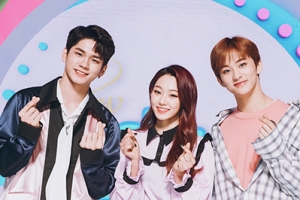 ‘쇼 음악중심’ 옹성우-미나-마크, 첫 MC 합격점 ‘찰떡 호흡’