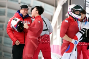 [속보] 한국 남자봅슬레이 4인승 은메달