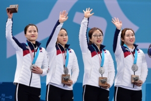 “컬링 경기장이 매진이라니”… 그녀들, 가장 행복했던 보름