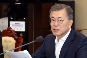 문 대통령, 오늘 하루 휴가…2월 내내 주말 없이 일해