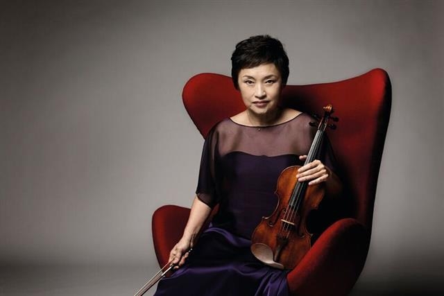 한국이 낳은 세계적 바이올린 연주자 정경화가 새달 30일부터 개막하는 통영국제음악제 무대에 오른다. 통영국제음악제 제공