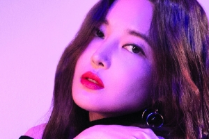 가수 NS윤지 아닌 배우 김윤지, ‘몽환+섹시’ 화보