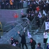 태극기 집회 참가자들, 촛불 조형물 부수고 불 지르고