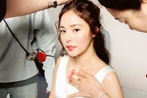 ‘태양의 그녀’ 민효린 근황, 순백 원피스 입고 여신美 ‘뿜뿜’