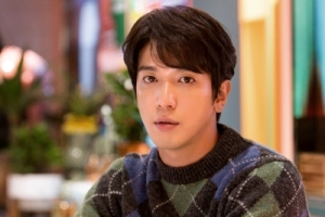 ‘대학원 부정 입학’ 정용화-조규만 검찰 조사받는다...경찰 측 “면접 안 봤다”