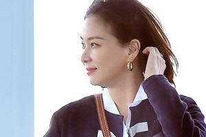 “공항패션의 정석” 고소영, 편하게 입어도 남다른 분위기