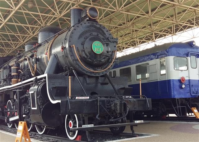 철도박물관 야외에 전시 중인 ‘증기기관차 미카3’는 1967년 디젤기관차 등장 이전까지 부산~신의주 등 전국의 주요 철도에서 운행됐다.  　 