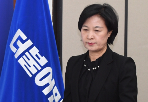 [서울포토] ‘굳은 표정’ 추미애 더불어민주당 대표