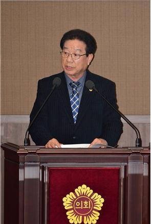 김동율 서울시의원이 7일 임시회에서 5분 발언을 하고 있다.