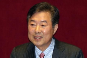 이만우 전 의원 강간치상 혐의 구속…“도주 우려”