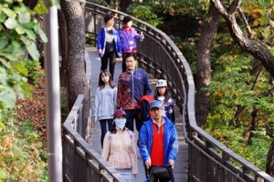 약자와 걷다…역사를 걷다