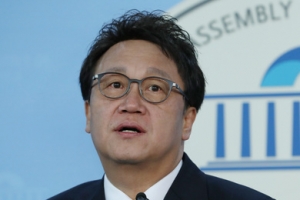 민주, 민병두에 사퇴재고 요청…정봉주·박수현은 원칙대응 기류