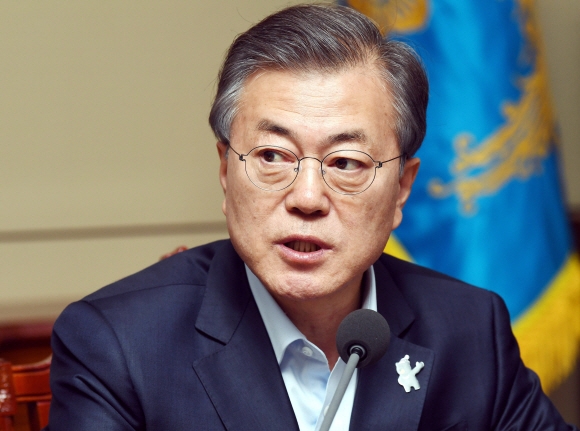 문재인 대통령이 12일 오후 청와대에서 열린 수석보좌관회의에서 발언하고 있다. 2018. 03. 12 안주영 기자 jya@seoul.co.kr