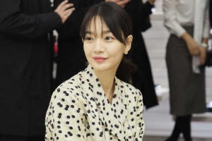 신민아, 봄꽃처럼 화사한 미모