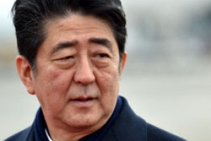 아베 ‘문서조작 스캔들’ 확산…내각 총사퇴까지 거론