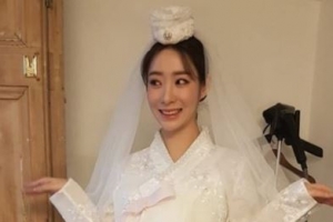 ‘개그콘서트’ 안소미, 4월 결혼 앞두고 웨딩화보 공개...‘미녀 개그우먼답네’