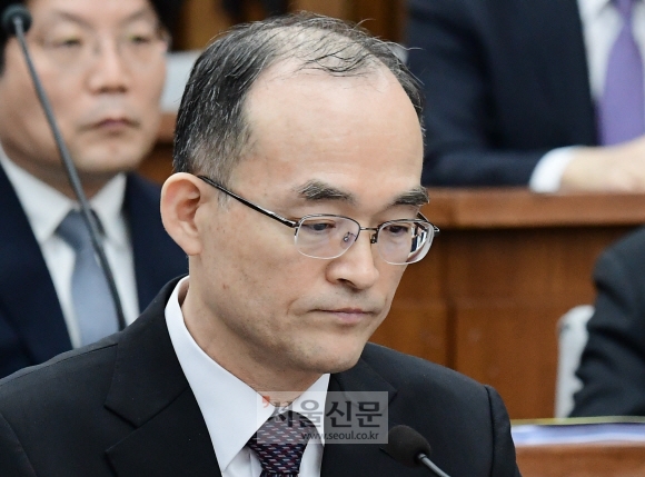 [서울포토] 굳은 표정의 문무일 검찰총장