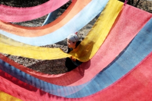 반가운 봄볕 만끽하는 오색천