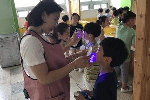 [배움이 즐거운 우리동네] “충치 꼼짝마”… 바른양치맘이 간다