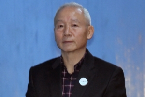 [서울포토] ‘정면 응시’ 남재준 전 국가정보원장, 법정으로