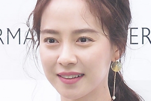 송지효, 옅은 메이크업에도 자체발광 ‘멍~해지는 미모’