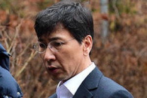 [포토] ‘재소환 전’ 안희정, 초췌한 모습에 긴장된 표정