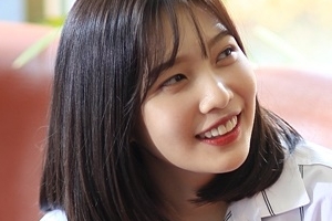 ‘위대한 유혹자’ 우도환♥조이, 유리창 닦기 포착 ‘청소의 바람직한 예’