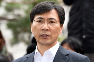 안희정, 구속 심사 불출석…“나가면 국민 피로감”