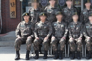 이민호, 훈련소 사진 공개 ‘멀리서도 또렷한 이목구비’
