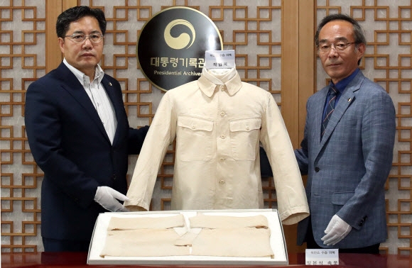 이상진(왼쪽)씨