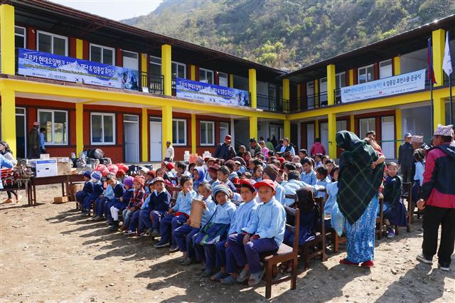 지진 피해 입은 네팔에 학교 세운 현대오일뱅크