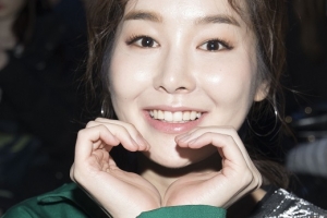 조은나래, ‘서울패션위크’ 참석 “롤챔스 여신의 하트”