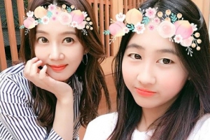 배우 오현경, 딸 채령 양과 다정하게 셀카...얼마나 닮았나 봤더니