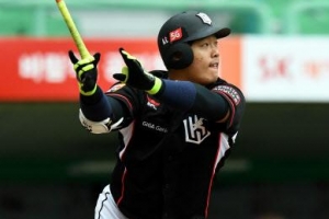 강백호, 개막전 데뷔 첫 타석에 홈런 ‘괴물 신인 증명’