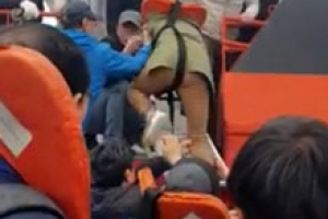 짙은 안개 속 또 배가 ‘쿵’…163명 전원 구조