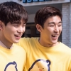 ‘으라차차 와이키키’ 김정현 강경준, 뜻밖의 브로맨스 ‘병아리 커플룩’