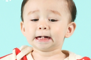 샘 해밍턴 아들 윌리엄, 봄 화보 속 치명적인 ‘앙증美’