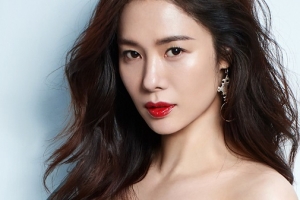 “치명적 미모” 김현주, 레드립 메이크업으로 ‘관능美 물씬’