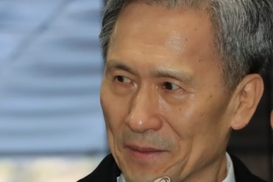 ‘군 댓글공작 관여’ 김관진, 구속 풀려난 지 4달만에 재판에