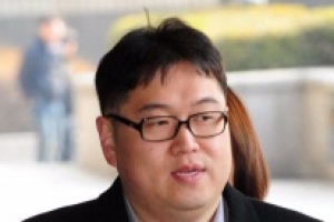 김용민 “정봉주와 함께 돌 맞겠다”