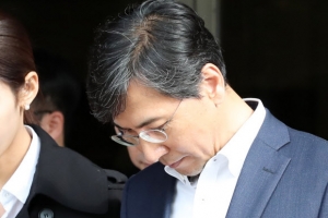 안희정 영장실질심사 1시간 반 만에 끝나…‘묵묵부답’