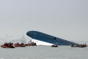 朴, 침실서 전화 안 받아…안봉근이 부르자 뒤늦게 나왔다