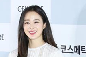 김태희, 출산 후 첫 공식석상..변함없는 미모 ‘눈길’