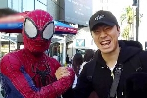 ‘나혼자산다’ 이시언, 美 할리우드 방문 “다니엘 헤니 친구입니다”